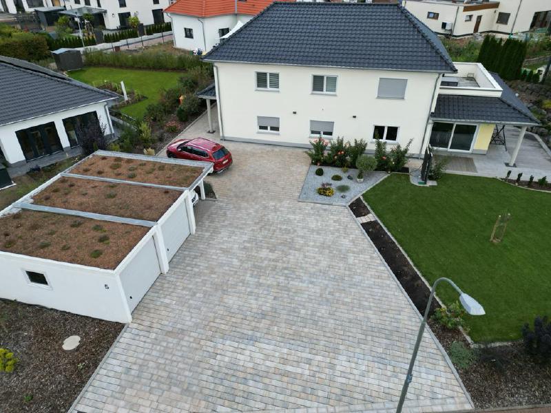 Hof-, Terrassen- und Gartengestaltung